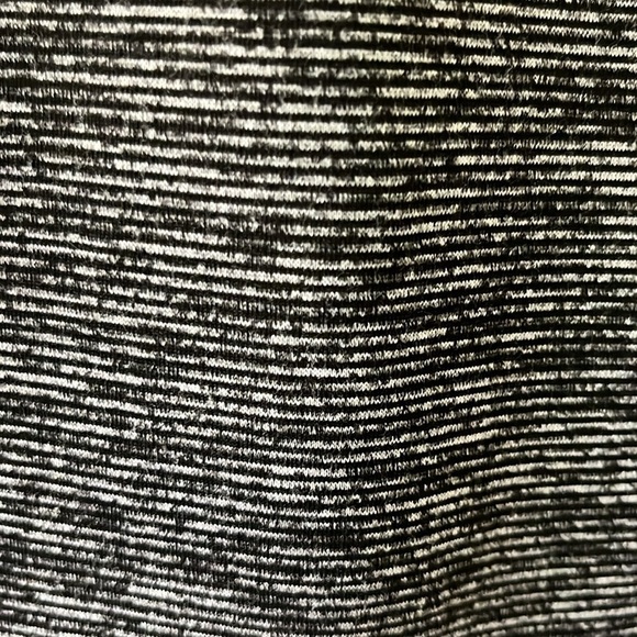 Old Navy active go-dry long sleeved athletic top. Size Medium - Picture 9 of 10